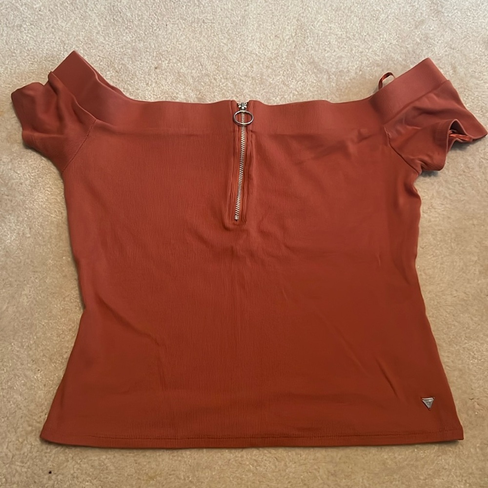 Guess top